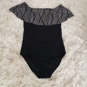 Cute ruffle off the shoulder swimsuit